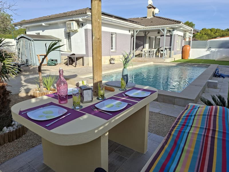 Villa Kriska. Chalet en alquiler en Ametlla de Mar.