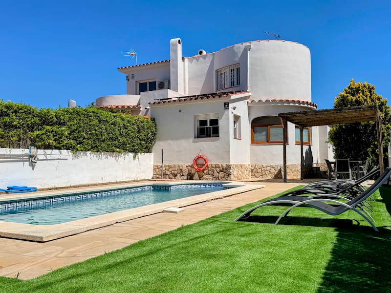 Villa Aristeus. Chalet en alquiler en Ametlla de Mar